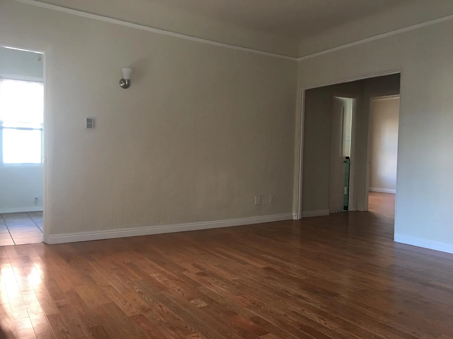 455 S Detroit St — Photo 3