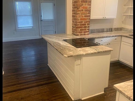 4th image of 219 W 12th St #219
