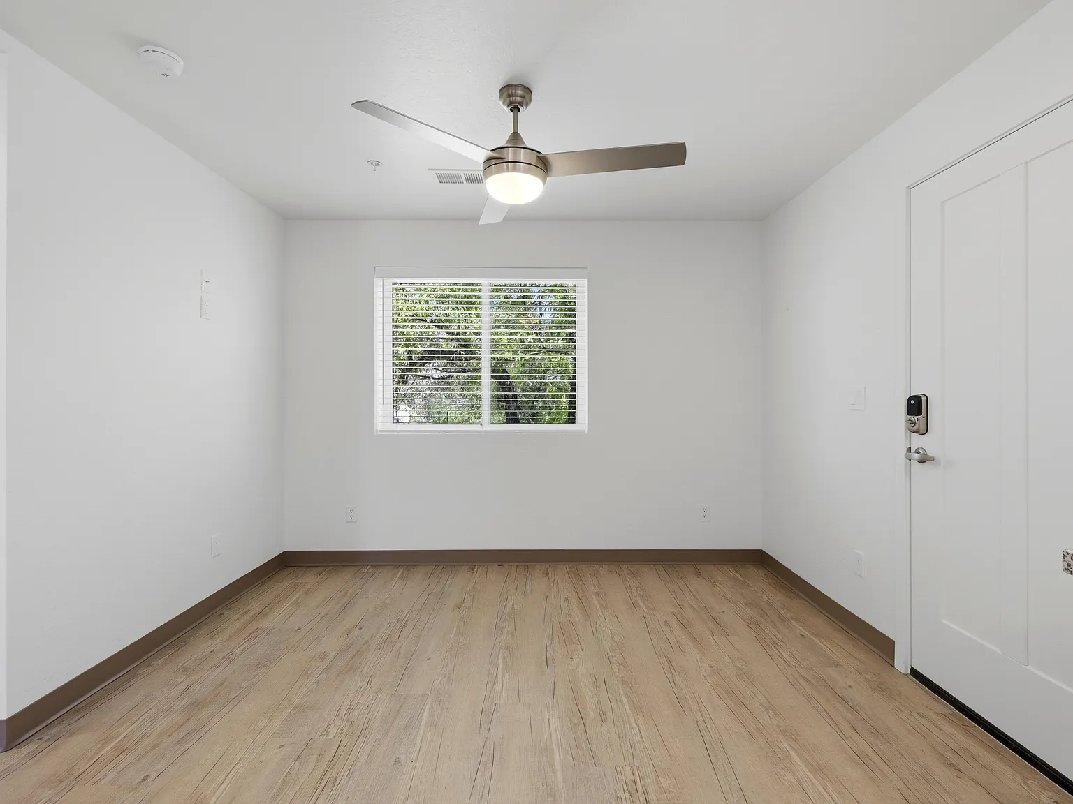 533 West Gurley Street - 5 — Photo 3