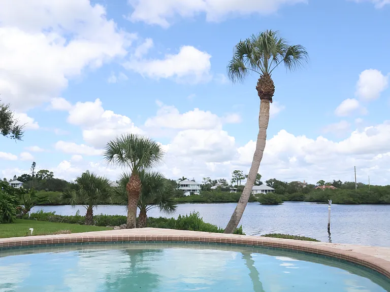 351 Renoir Dr — Photo 14