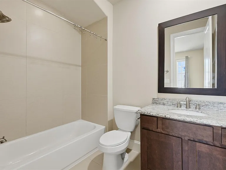 2707 Cohn Trl — Photo 36