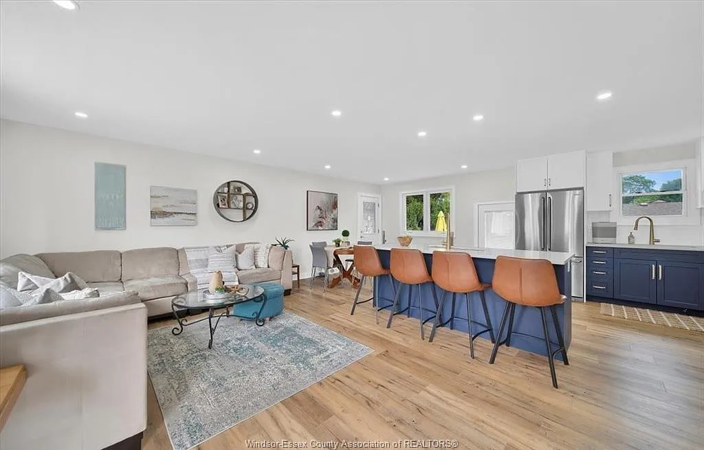 3 bed, $2,200 — Photo 3