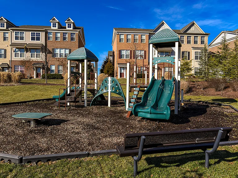 Collection at Scotland Heights — Photo 26