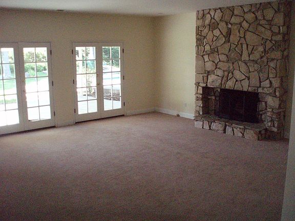 4th image of 4601 Monarca Dr