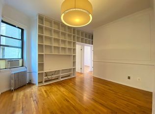218 E 11th St #8B, New York, NY 10003