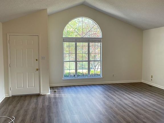 2nd image of 130 Ashlin Woods Dr NE