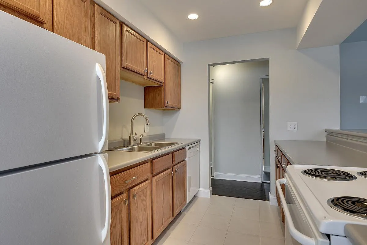 1 bed, 700 sqft, $1,299 — Photo 4