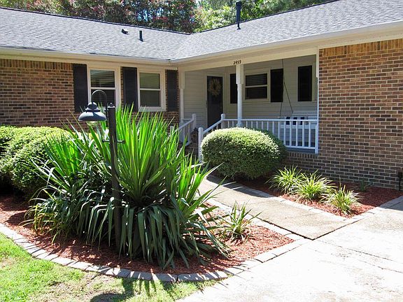 3rd image of 2459 Laurel Cove Dr