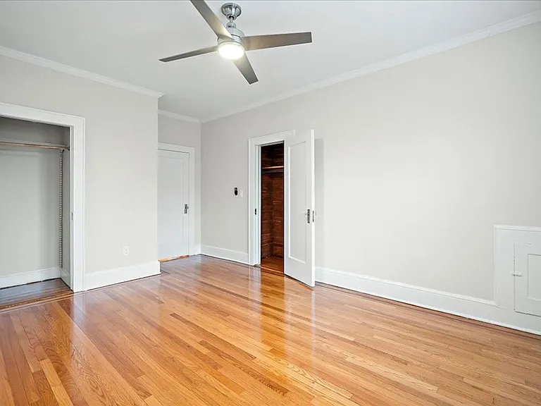 Worthington House Apartments — Photo 37