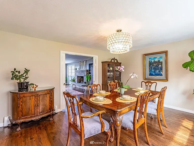233 SW 189th Pl — Photo 9