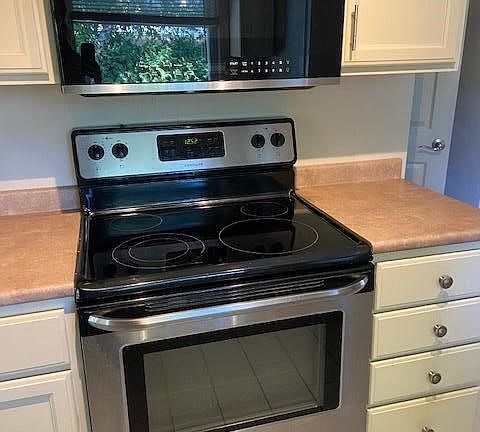 2nd image of 805 W King St