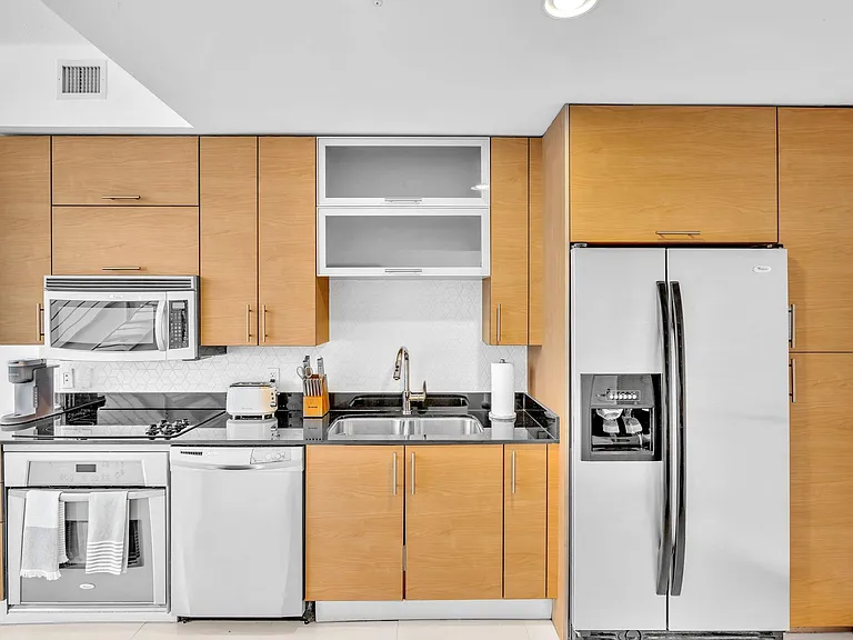 60 SW 13th St #1810 — Photo 9