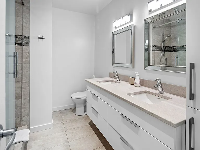 732 Cormorant St — Photo 11