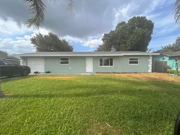933 SW Dalton Ave, Port Saint Lucie, FL 34953