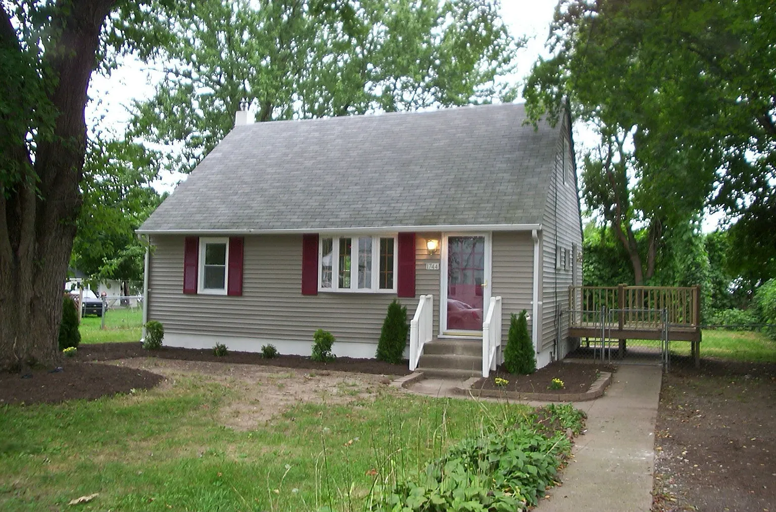 1744 Dixon Ave photo 1