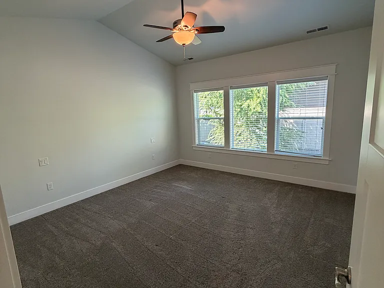 445 Eagle Rock Dr — Photo 17