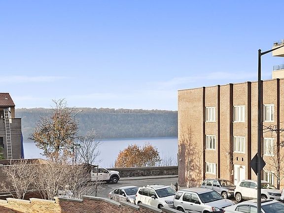 3rd image of 200 Cabrini Blvd APT 16