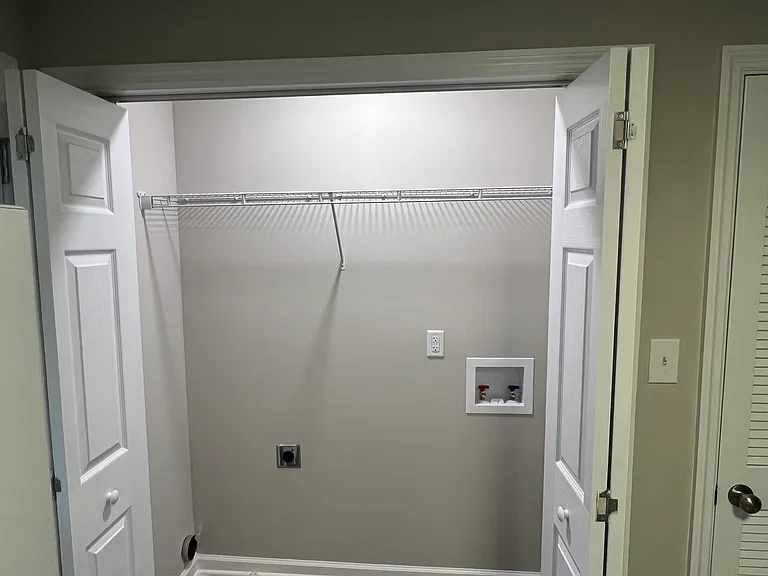 1807 Graymont Ln SW #B — Photo 2