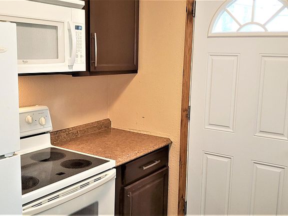 5th image of 640 Calder St