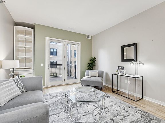 5th image of 209 8th St E APT 303