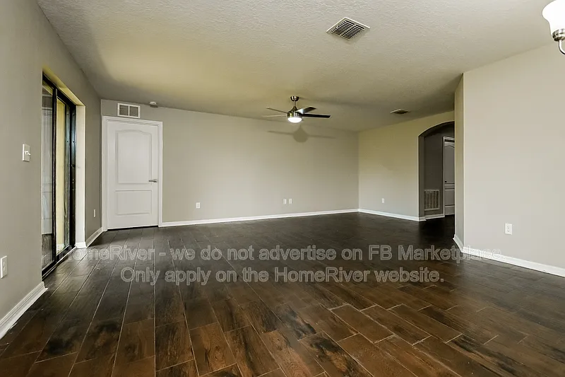 3 bed, 2.0 bath, 1629 sqft, $2,125 — Photo 2