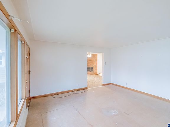 2nd image of 468 Idylwood Dr SE