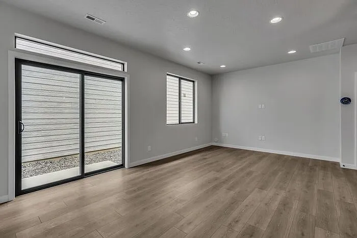 2919 N Phoenix Ln — Photo 8