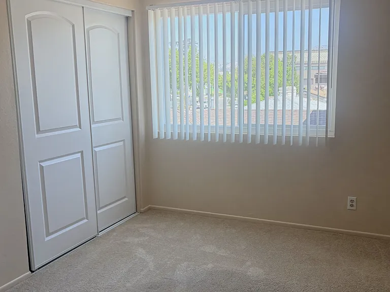 2324 N Catalina St #C — Photo 5