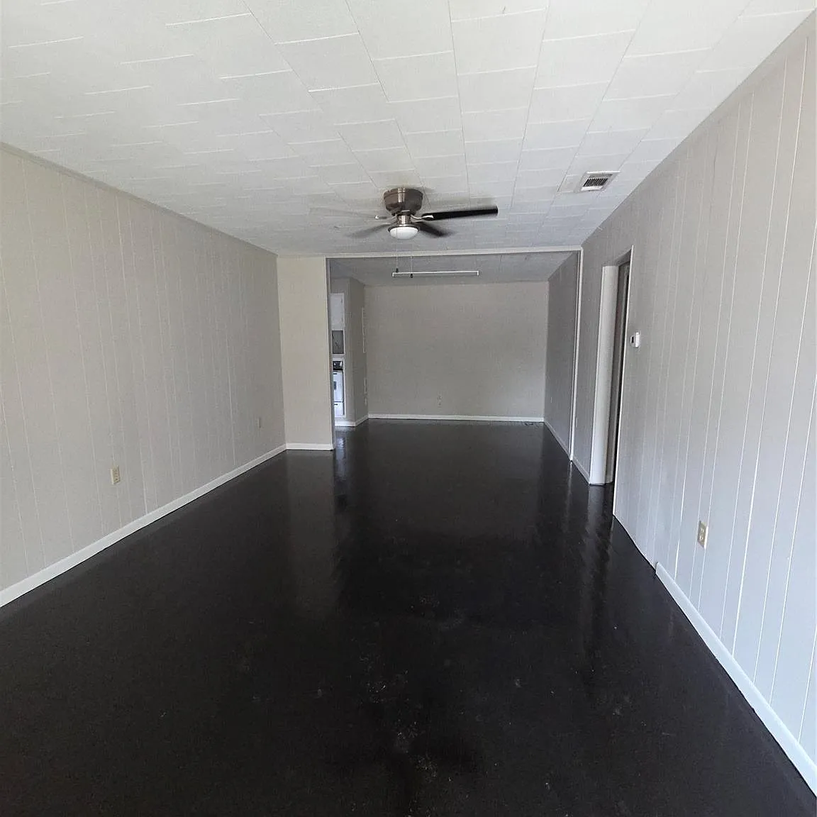 3 bed, 1.5 bath, 1128 sqft, $1,325 — Photo 3