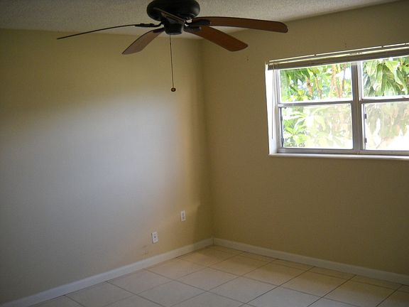 4th image of 8021 Sunrise Lakes Dr N APT 203