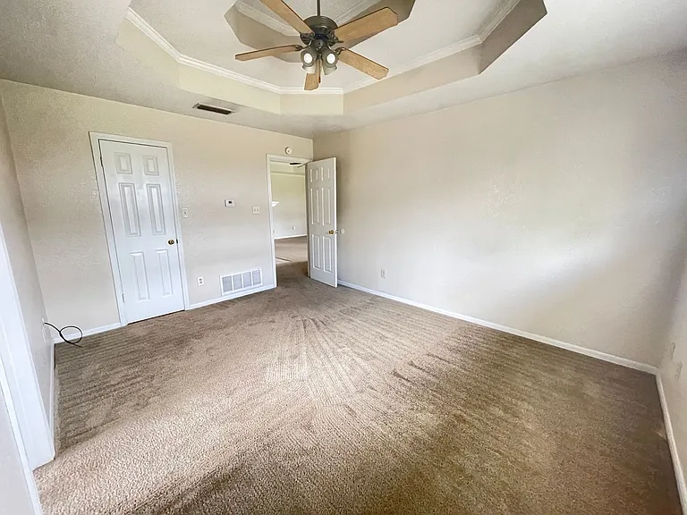 4405 Derik Dr — Photo 9
