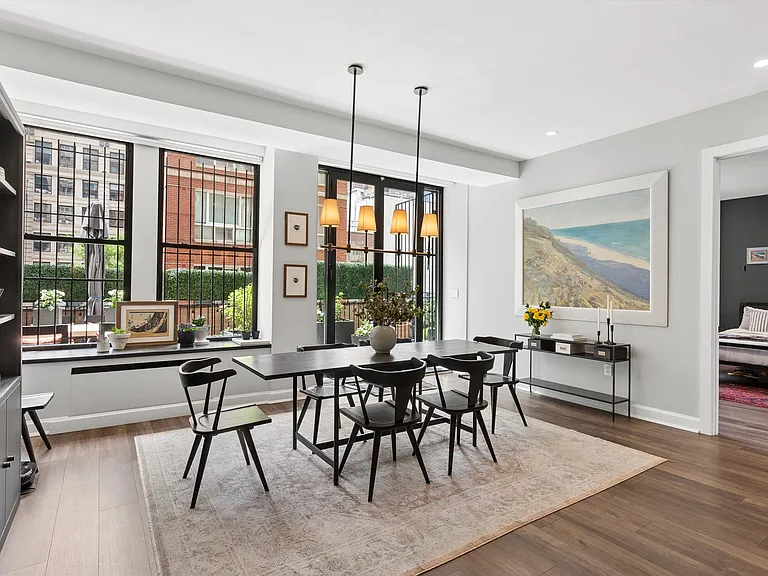 252 W 30th St #2B — Photo 1