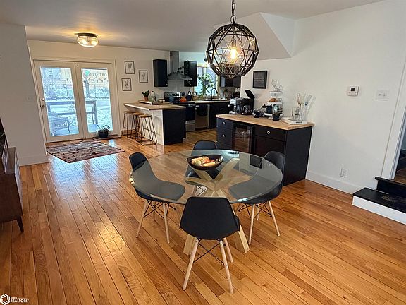 3rd image of 102 Forest Dr