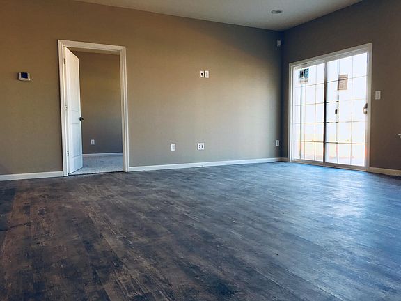 5th image of 8752 Twain Ln
