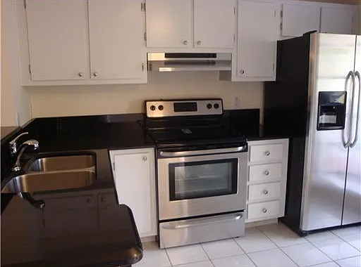 2 bed, 2.0 bath, 1100 sqft, $2,100 — Photo 3