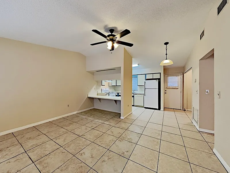 1 bed, 1.0 bath, 704 sqft, $925 — Photo 4