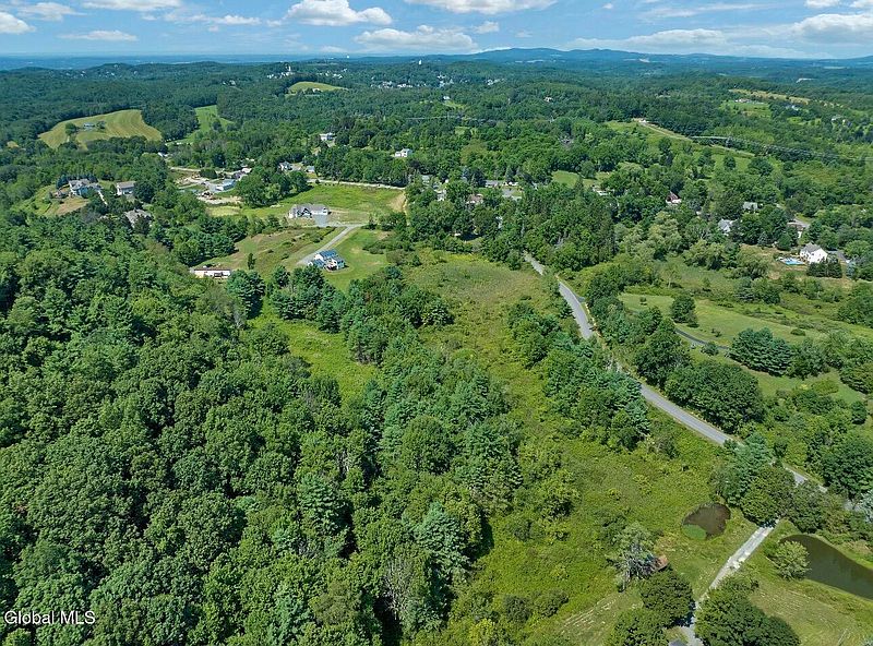 4th image of 37 Mammoth Spring Road