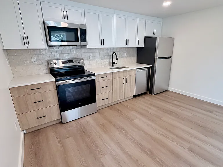 46 N Hamilton St #1 — Photo 3