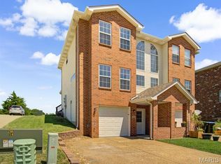 106 Empson Dr, Valmeyer, IL 62295