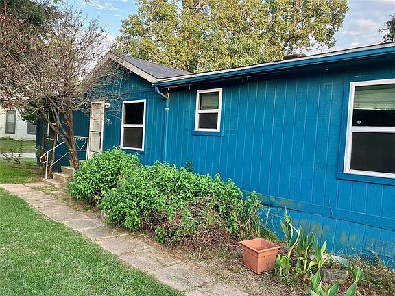 2nd image of 402 College St