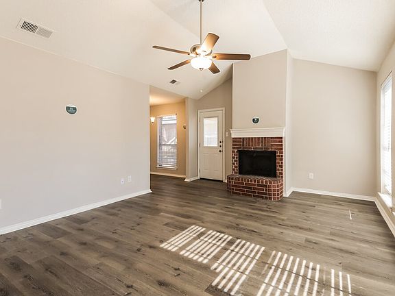 4th image of 1125 Lake Haven Dr