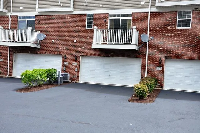 2509 Dunraven Ave — Photo 13