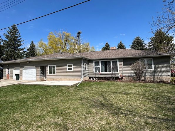 300 E Lyon St, Minneota, MN 56264
