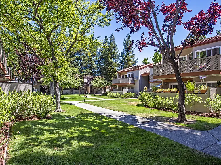 Valley Plaza Villages — Photo 15