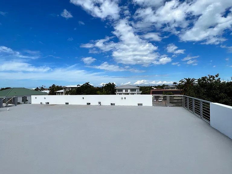 Roof Deck w/Ocean Views 2