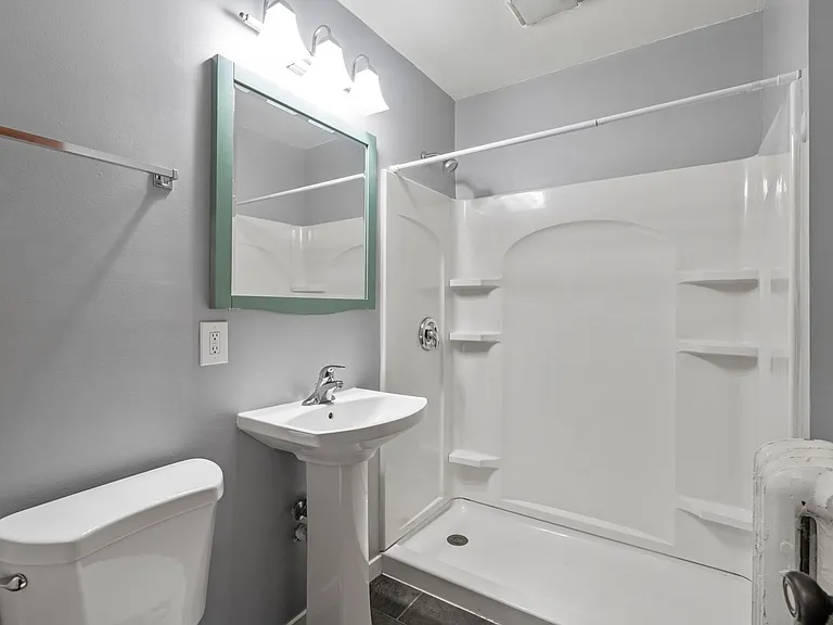 3007 N Maryland Ave — Photo 13