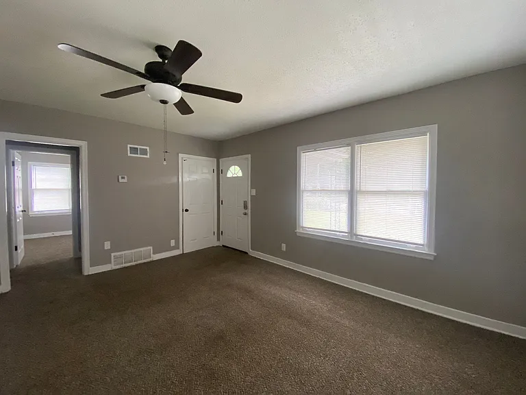 1123 Haynes St — Photo 4