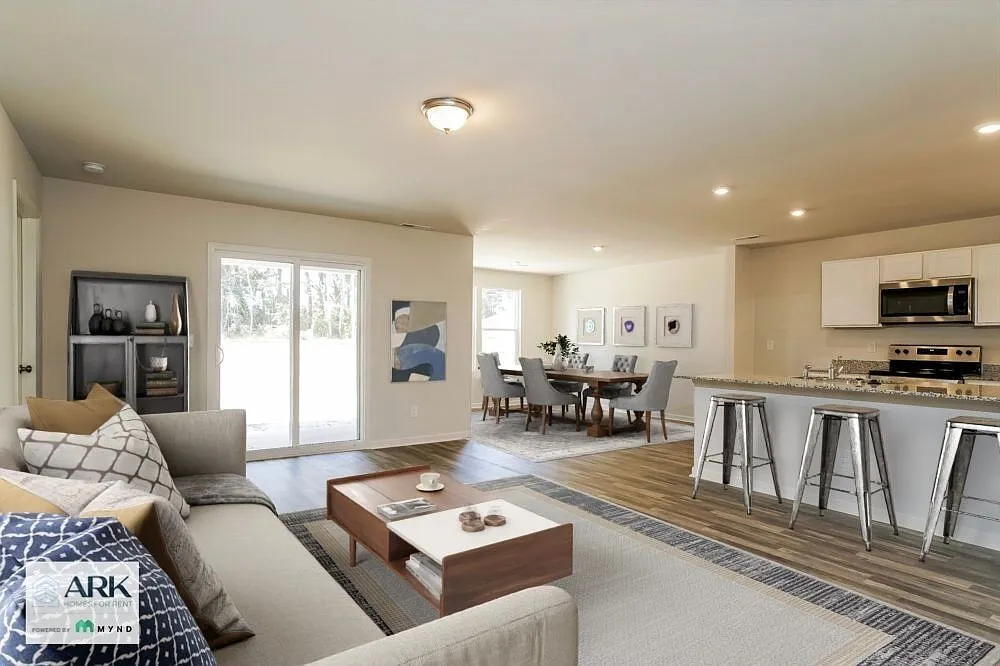 4 bed, 2.0 bath, 1776 sqft, $1,935 — Photo 2