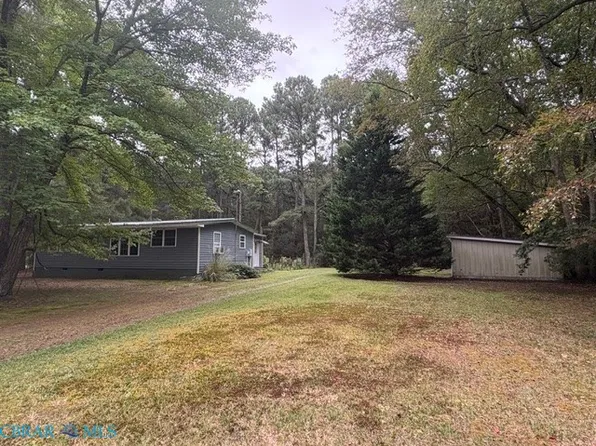 1822 Potato Neck Rd, Port Haywood, VA 23138