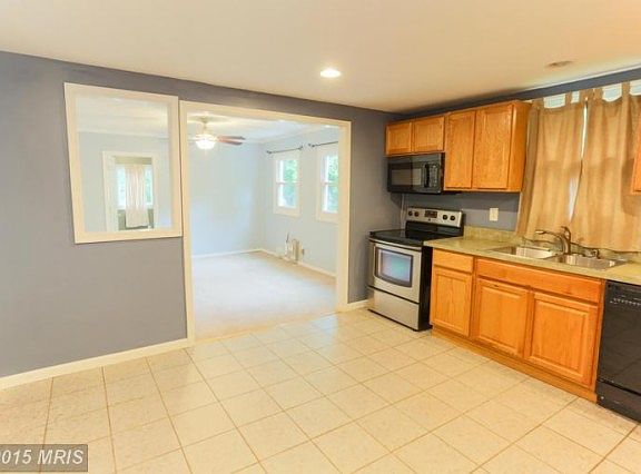 4th image of 8028 Maywood Ave